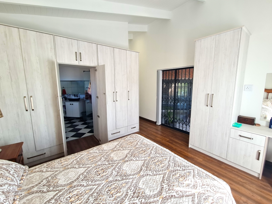 4 Bedroom Property for Sale in Noorsekloof Eastern Cape